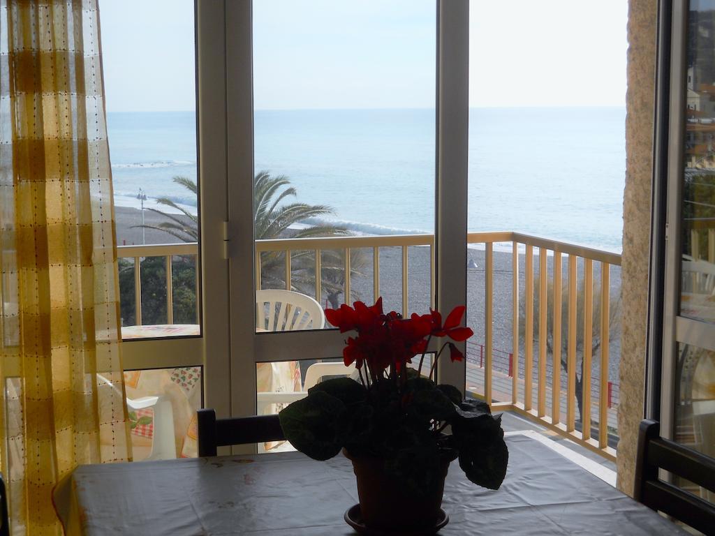 Gaiavacanze Beach Apartment Bordighera Cameră foto